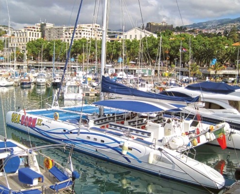 Bateau de l'activité nautique Sea Born, en catamaran à Madère