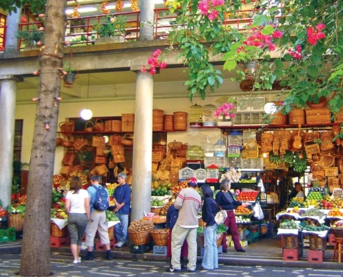 Photo de la ville et du marché à Madère