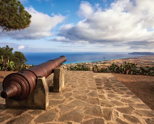 Photos d'un excursion à Porto Santo qui consiste à visiter une forteresse.